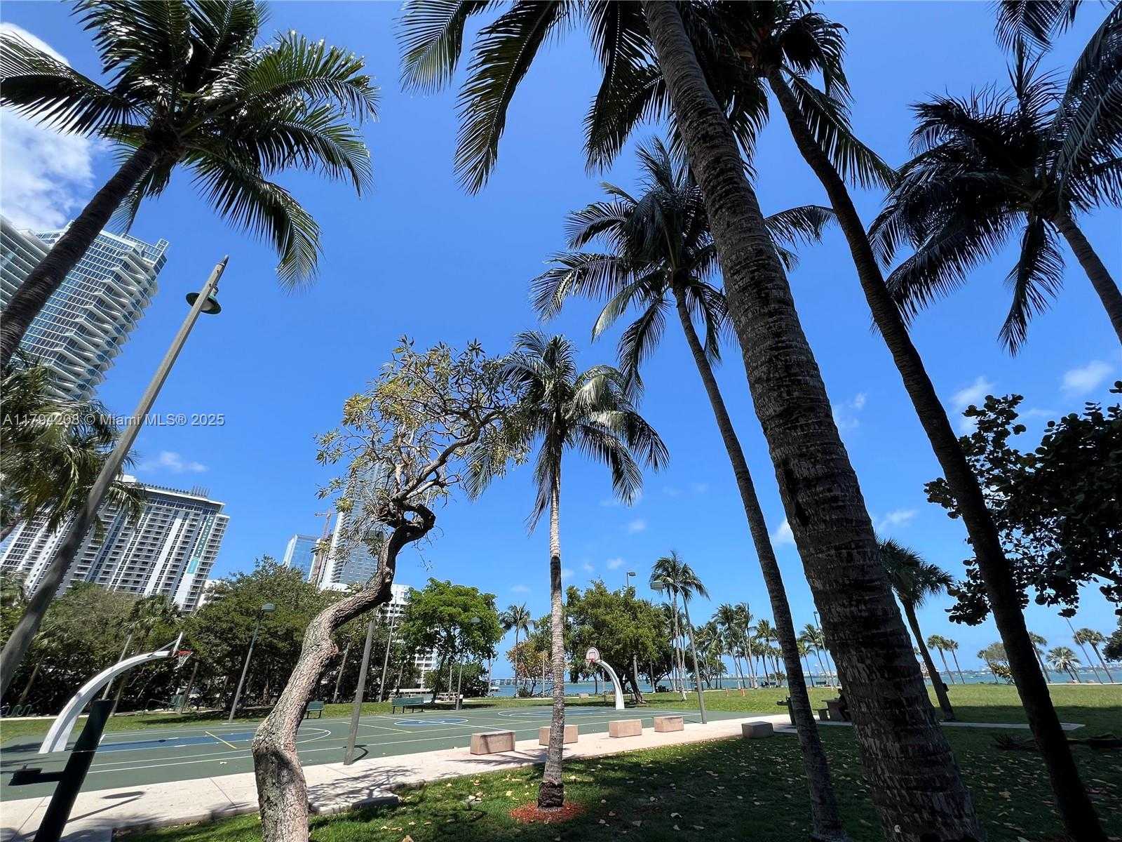 Small Image of 2001 BISCAYNE BLVD #2411, Miami Number 23