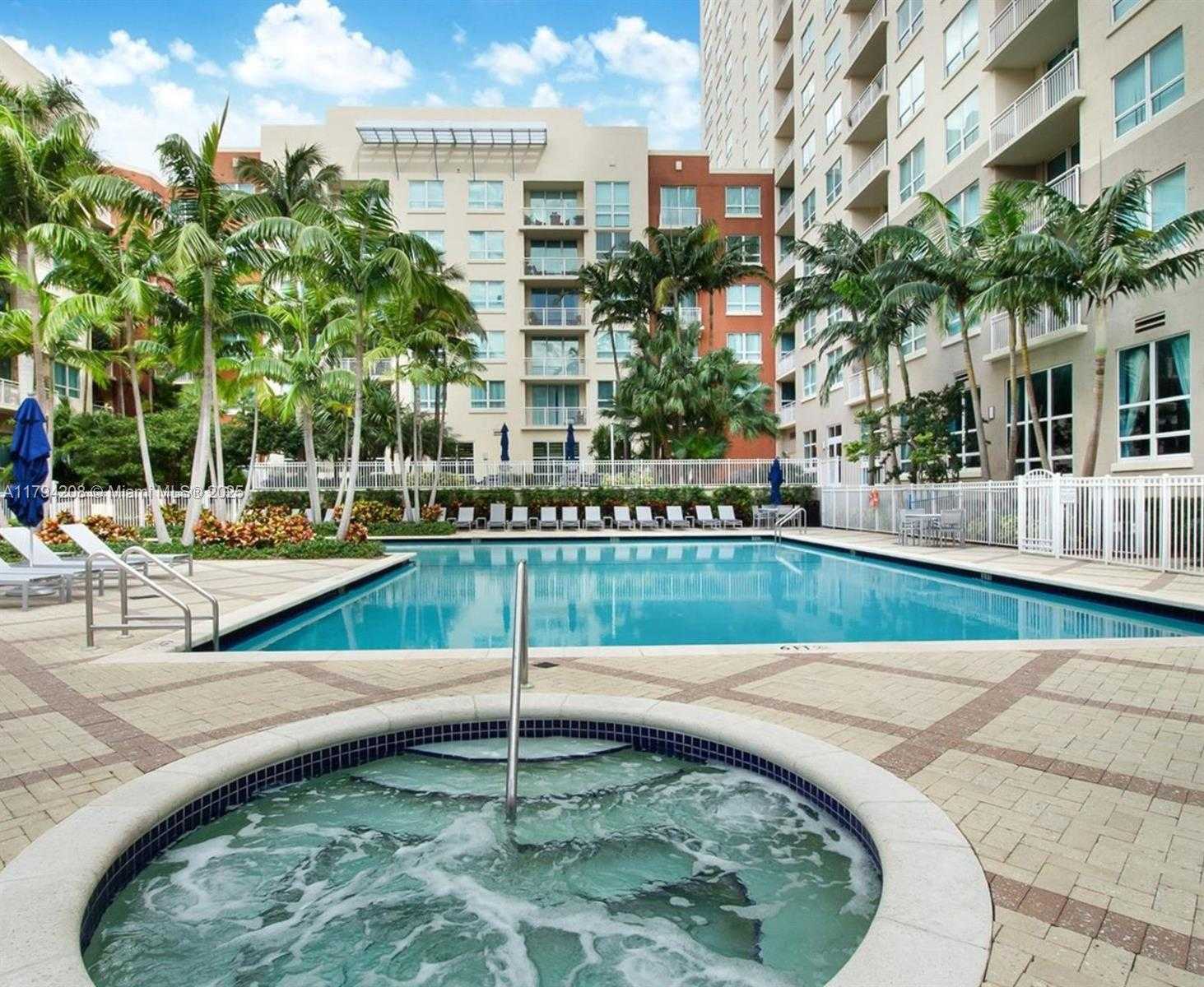 Small Image of 2001 BISCAYNE BLVD #2411, Miami Number 9