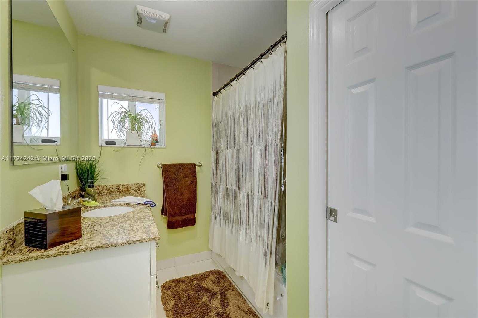 Small Image of 1516 SOUTH WEST 30TH AVE, Fort Lauderdale Number 10