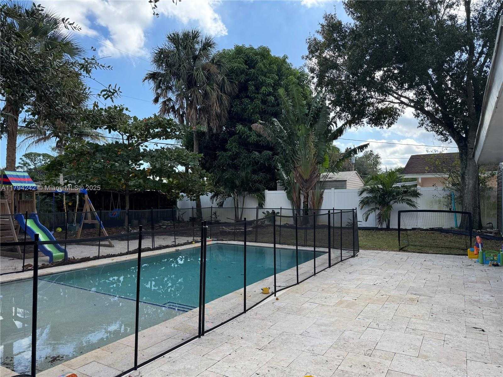 Small Image of 1516 SOUTH WEST 30TH AVE, Fort Lauderdale Number 15