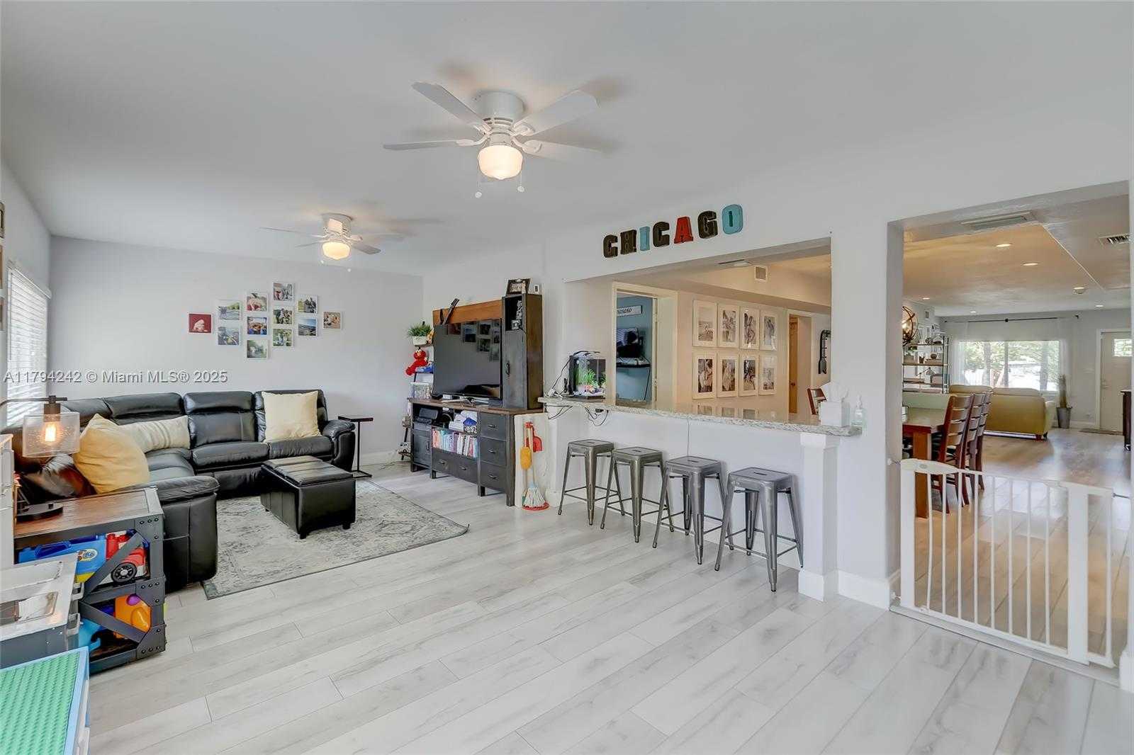 Small Image of 1516 SOUTH WEST 30TH AVE, Fort Lauderdale Number 7