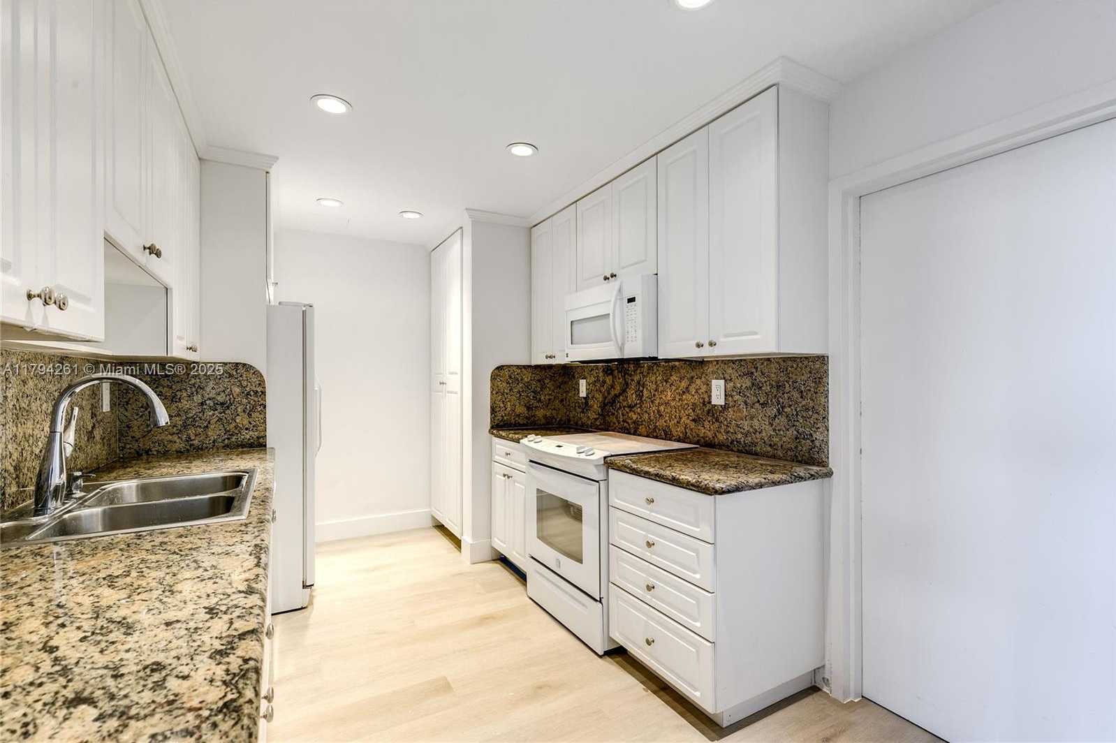 Small Image of 251 #804, Key Biscayne Number 11