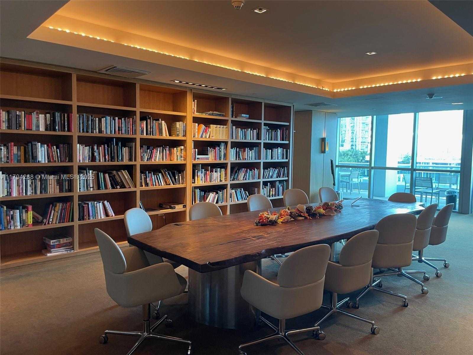 Small Image of 900 BISCAYNE BLVD #5707, Miami Number 17