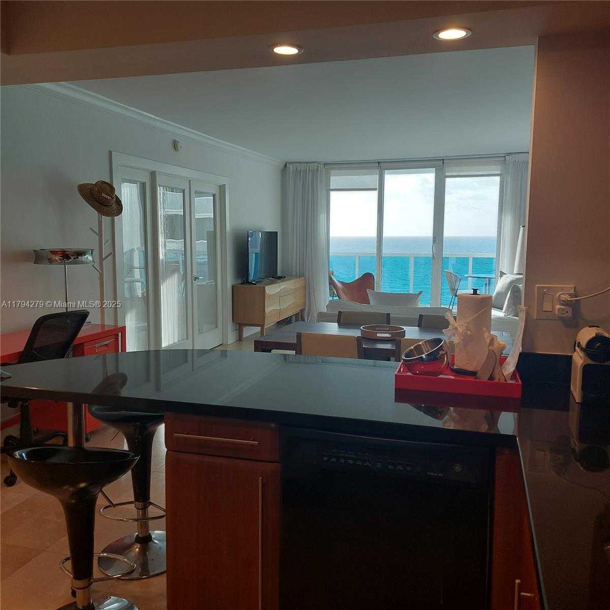 Small Image of 2301 COLLINS AVE #1125, Miami Beach Number 12