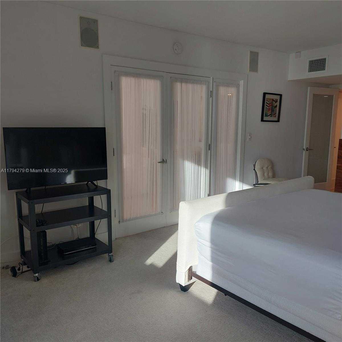 Small Image of 2301 COLLINS AVE #1125, Miami Beach Number 21