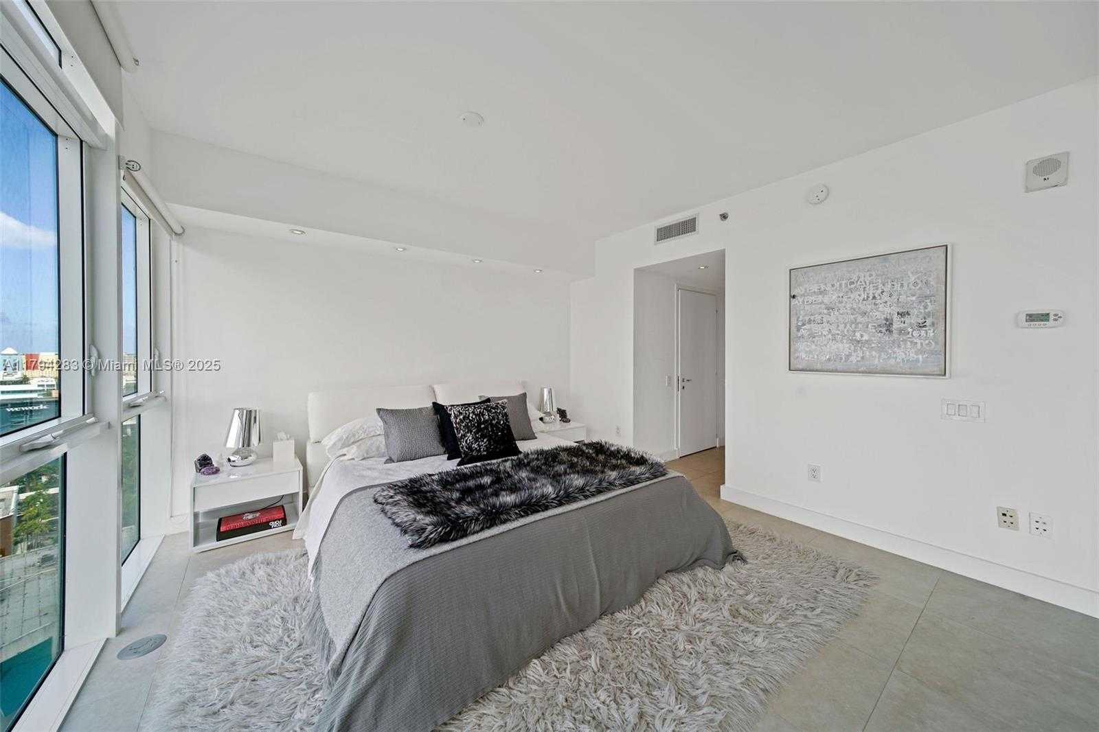 Small Image of 450 Alton Rd, Miami Beach, FL 33139, USA Number 10
