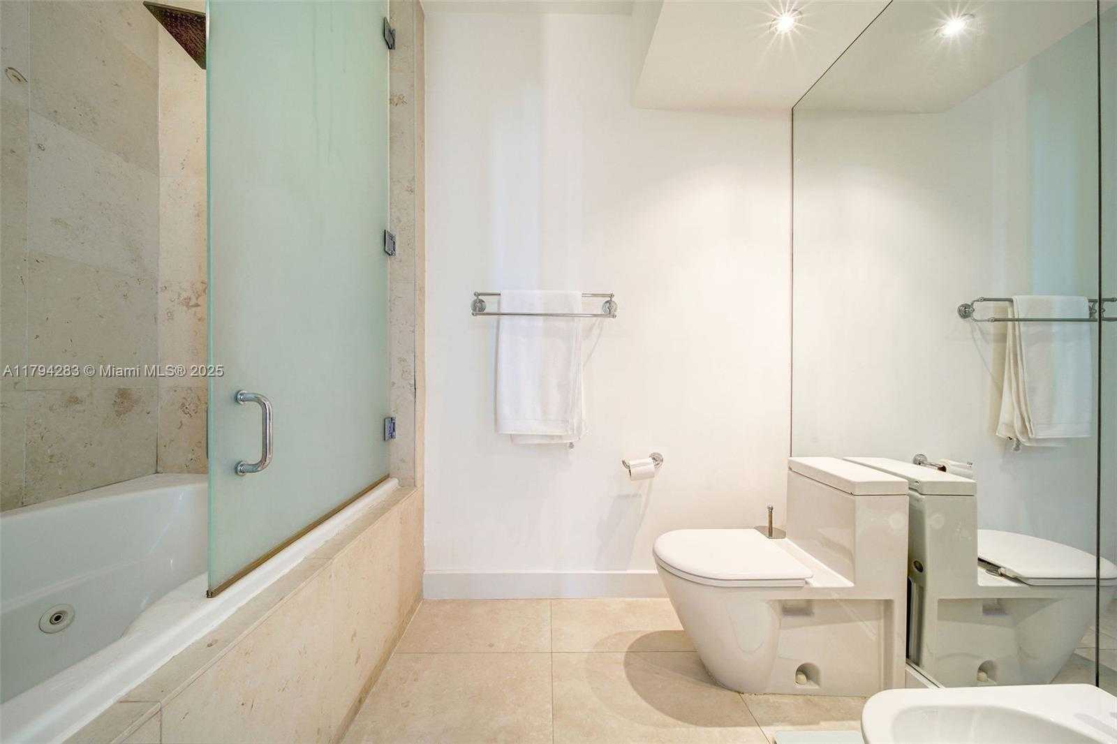 Small Image of 450 Alton Rd, Miami Beach, FL 33139, USA Number 14