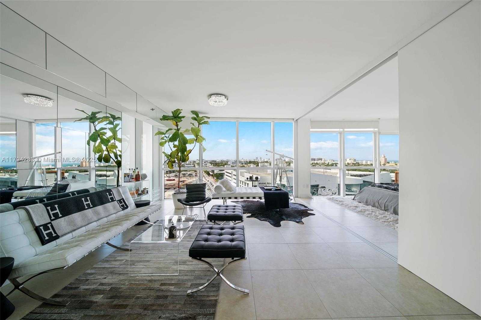 Small Image of 450 Alton Rd, Miami Beach, FL 33139, USA Number 3