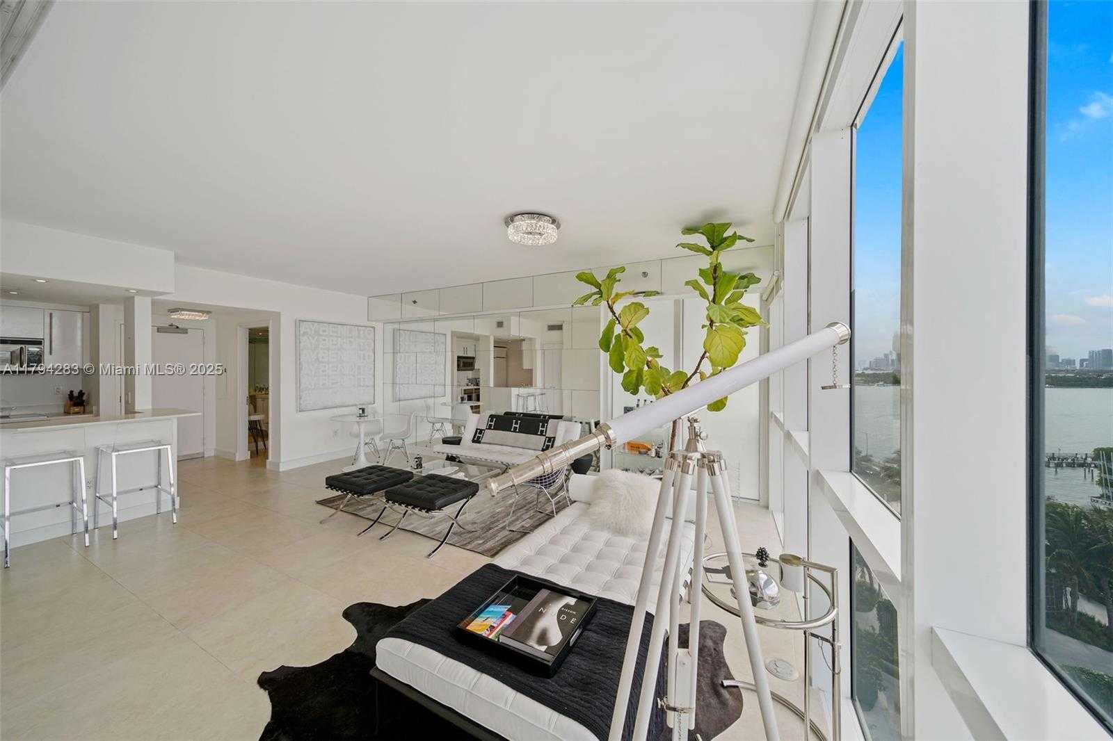 Small Image of 450 Alton Rd, Miami Beach, FL 33139, USA Number 5