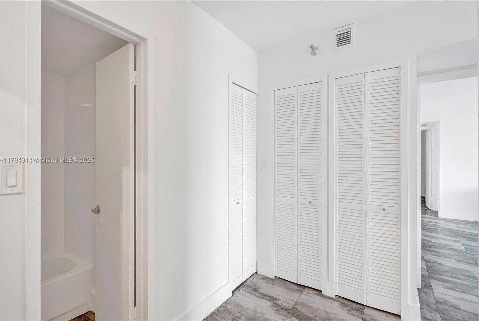 Small Image of 20515 EAST COUNTRY CLUB DR #346, Aventura Number 27