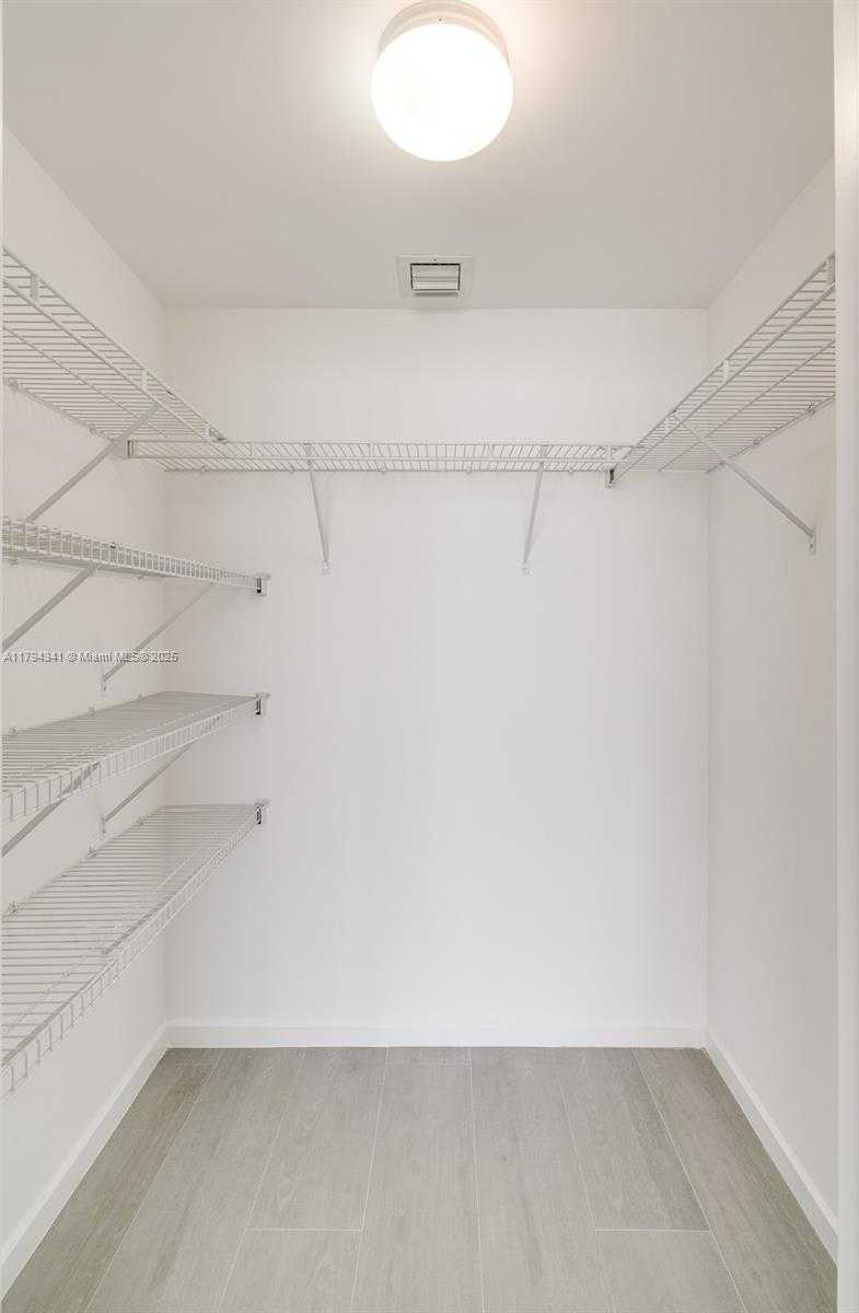 Small Image of 50 BISCAYNE BLVD #5003, Miami Number 8