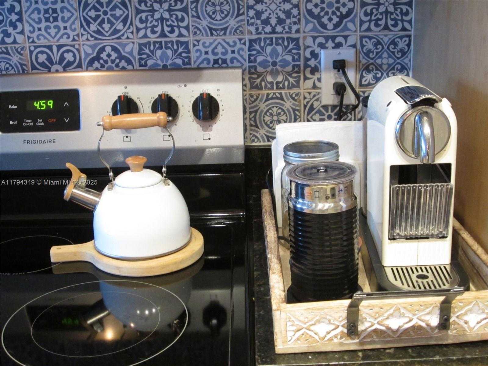 Small Image of 10275 COLLINS AVE #303, Bal Harbour Number 12