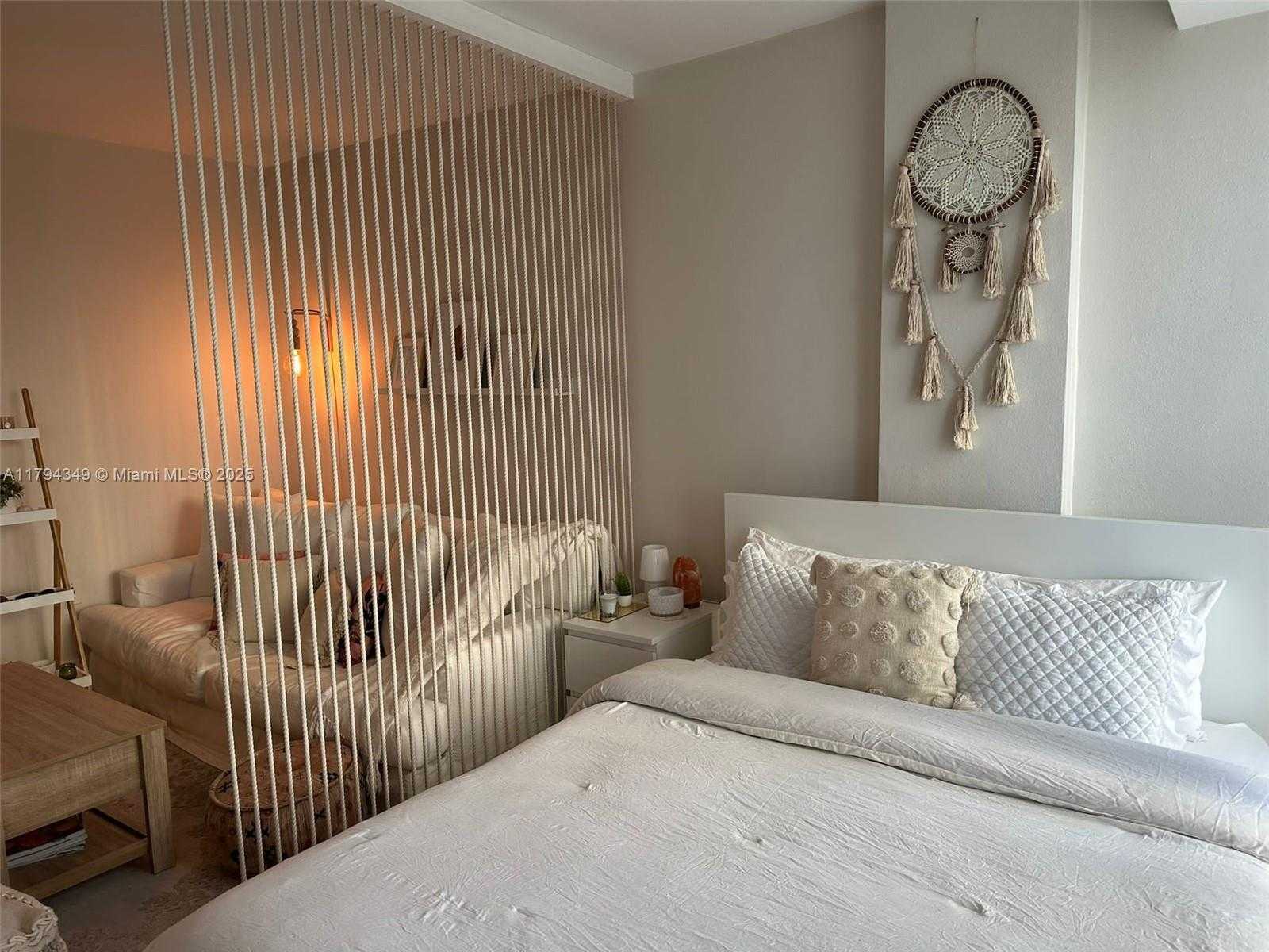 Small Image of 10275 COLLINS AVE #303, Bal Harbour Number 2
