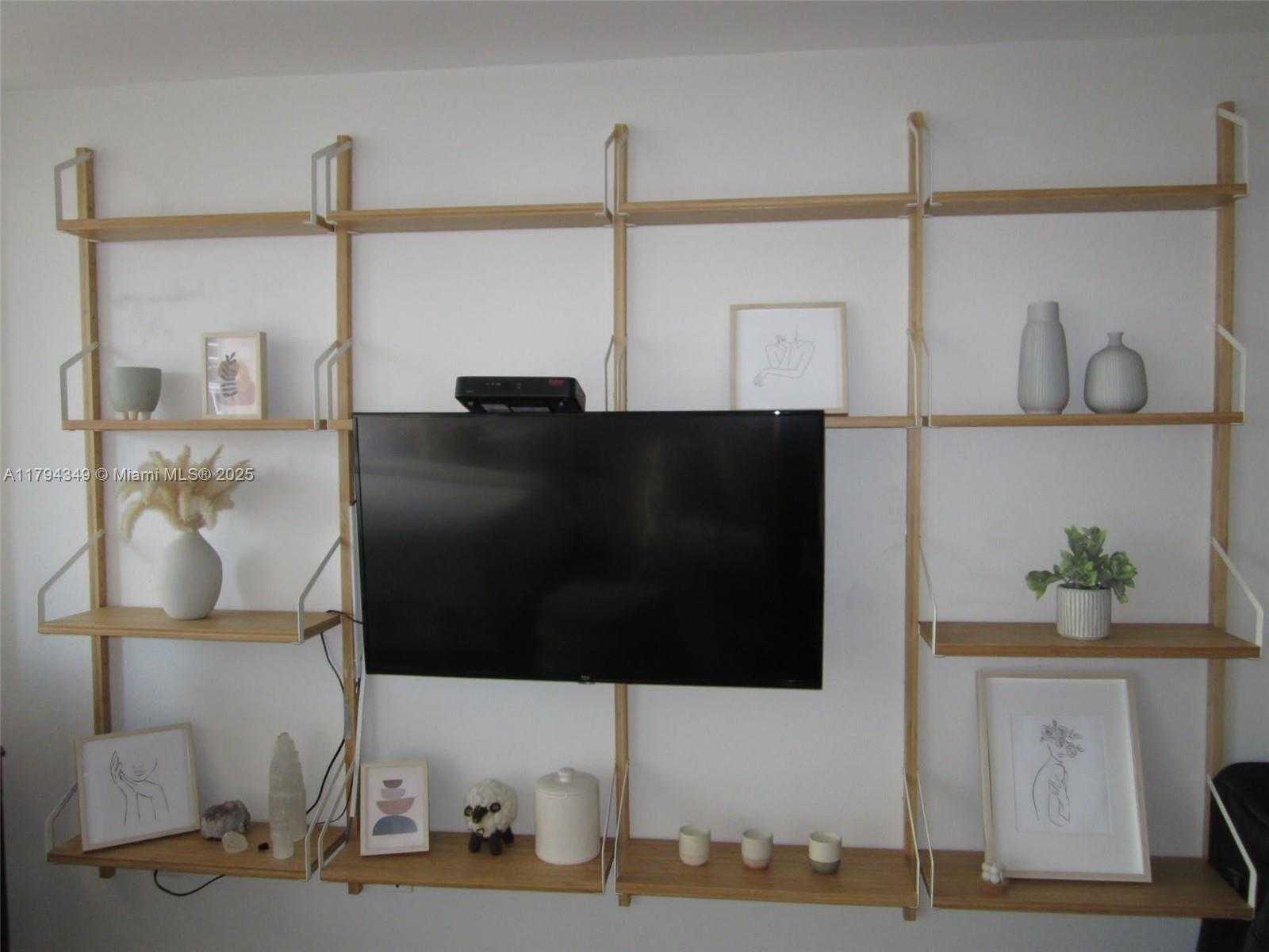 Small Image of 10275 COLLINS AVE #303, Bal Harbour Number 8