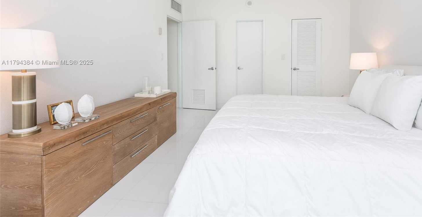 Small Image of 10275 COLLINS AVE #706, Bal Harbour Number 27
