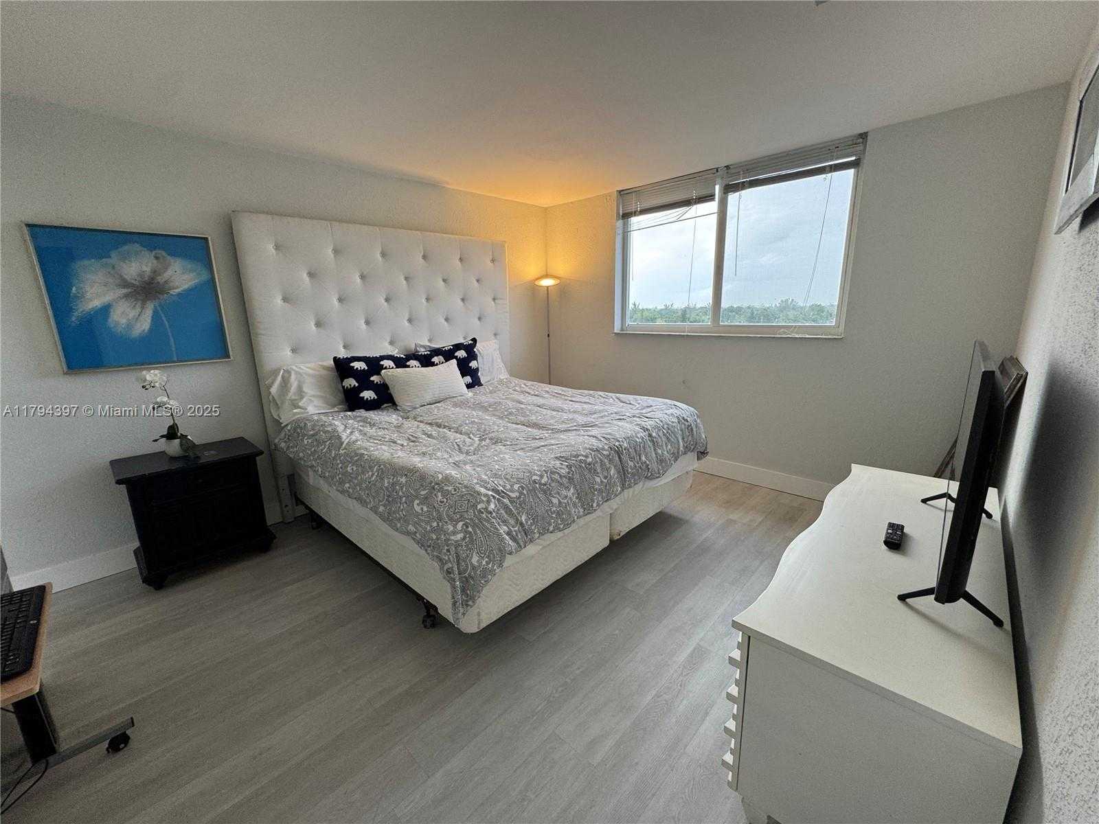 Small Image of 1251 NORTH EAST 108TH ST #816, Miami Number 16