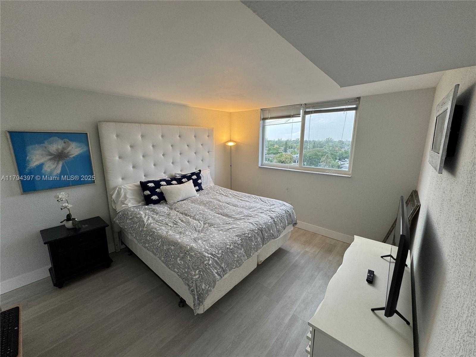 Small Image of 1251 NORTH EAST 108TH ST #816, Miami Number 17