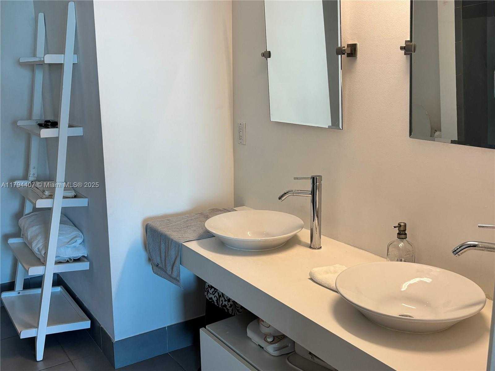 Small Image of 92 SOUTH WEST 3RD ST #4304, Miami Number 9