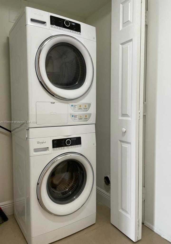 Small Image of 8120 GENEVA CT #355, Doral Number 12