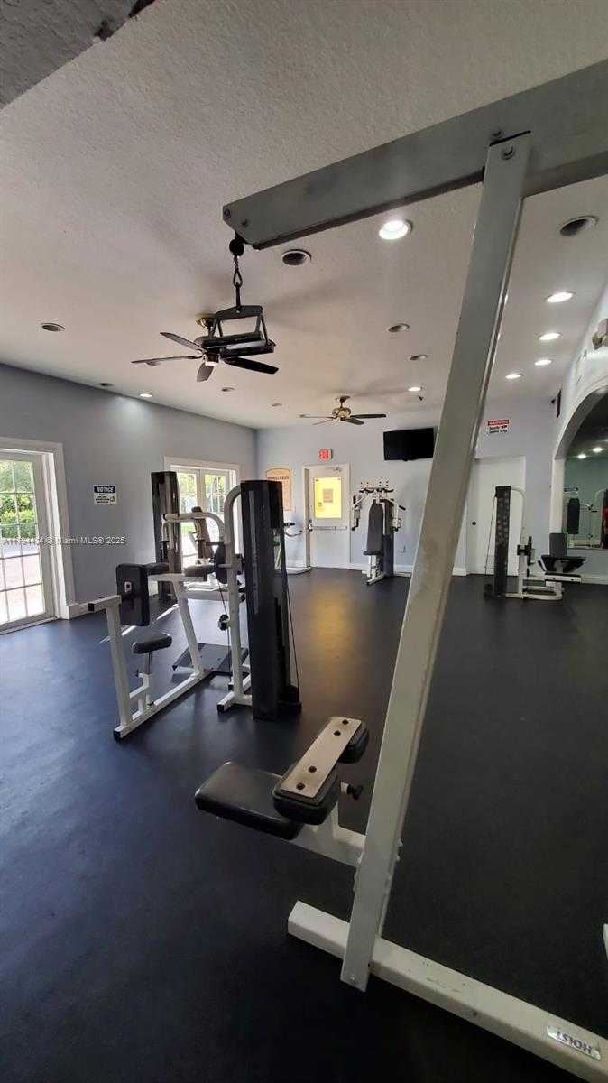 Small Image of 8120 GENEVA CT #355, Doral Number 14
