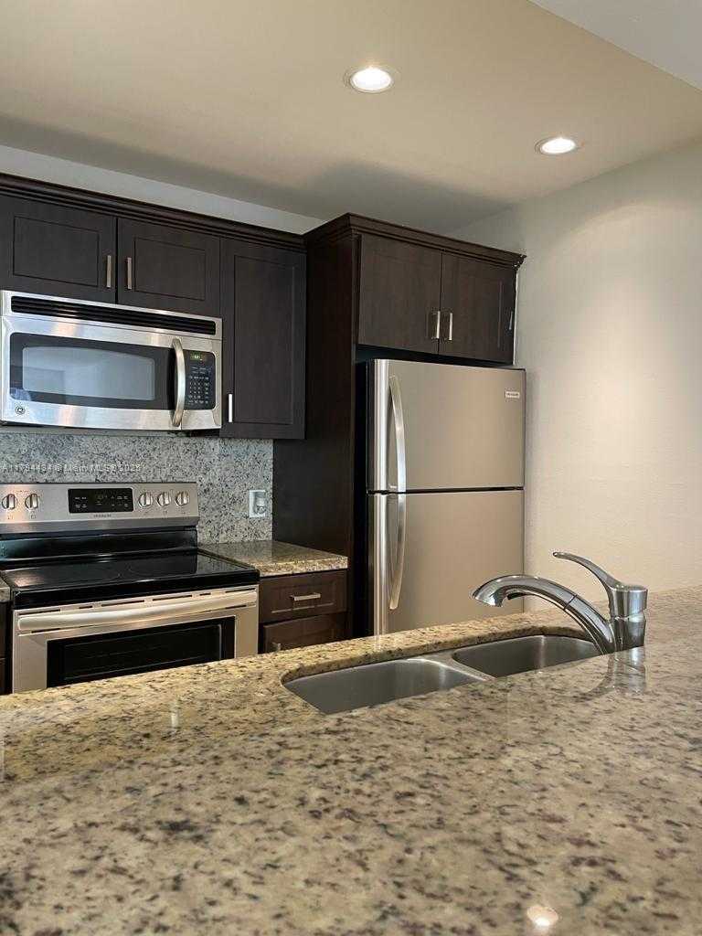 Small Image of 8120 GENEVA CT #355, Doral Number 2
