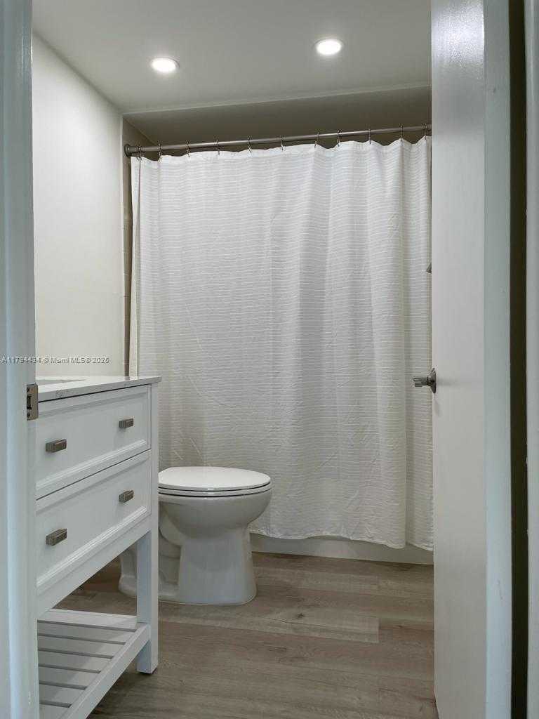 Small Image of 8120 GENEVA CT #355, Doral Number 8