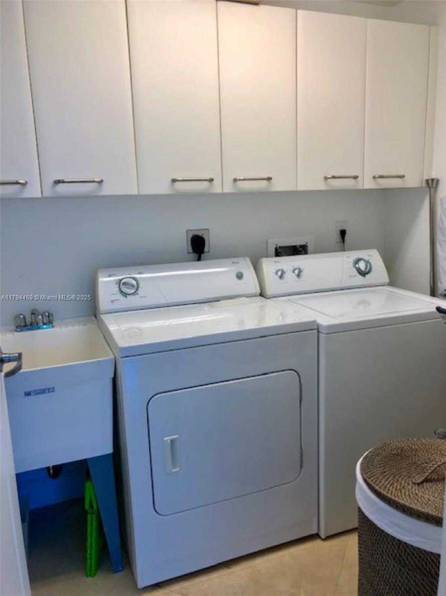 Small Image of 3101 SOUTH OCEAN DR #2406, Hollywood Number 12