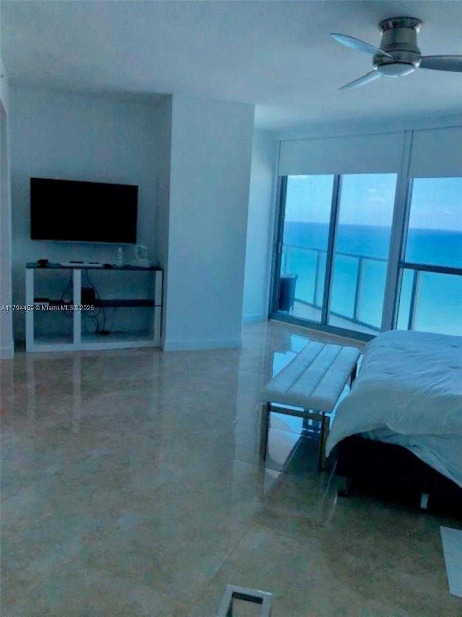 Small Image of 3101 SOUTH OCEAN DR #2406, Hollywood Number 21