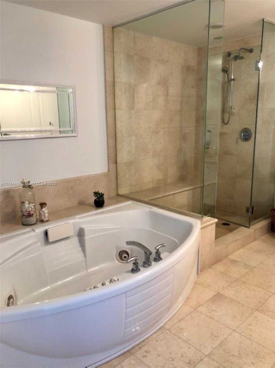 Small Image of 3101 SOUTH OCEAN DR #2406, Hollywood Number 24