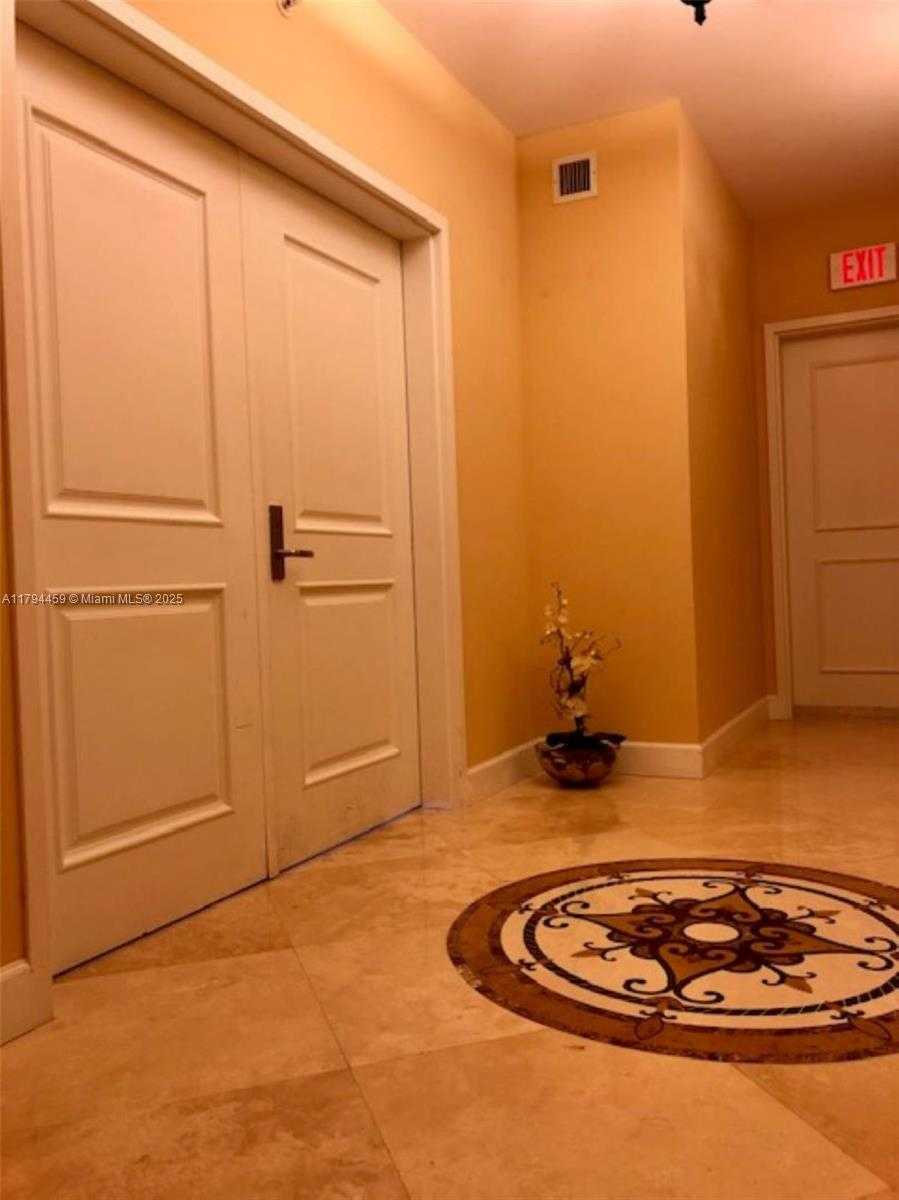 Small Image of 3101 SOUTH OCEAN DR #2406, Hollywood Number 4