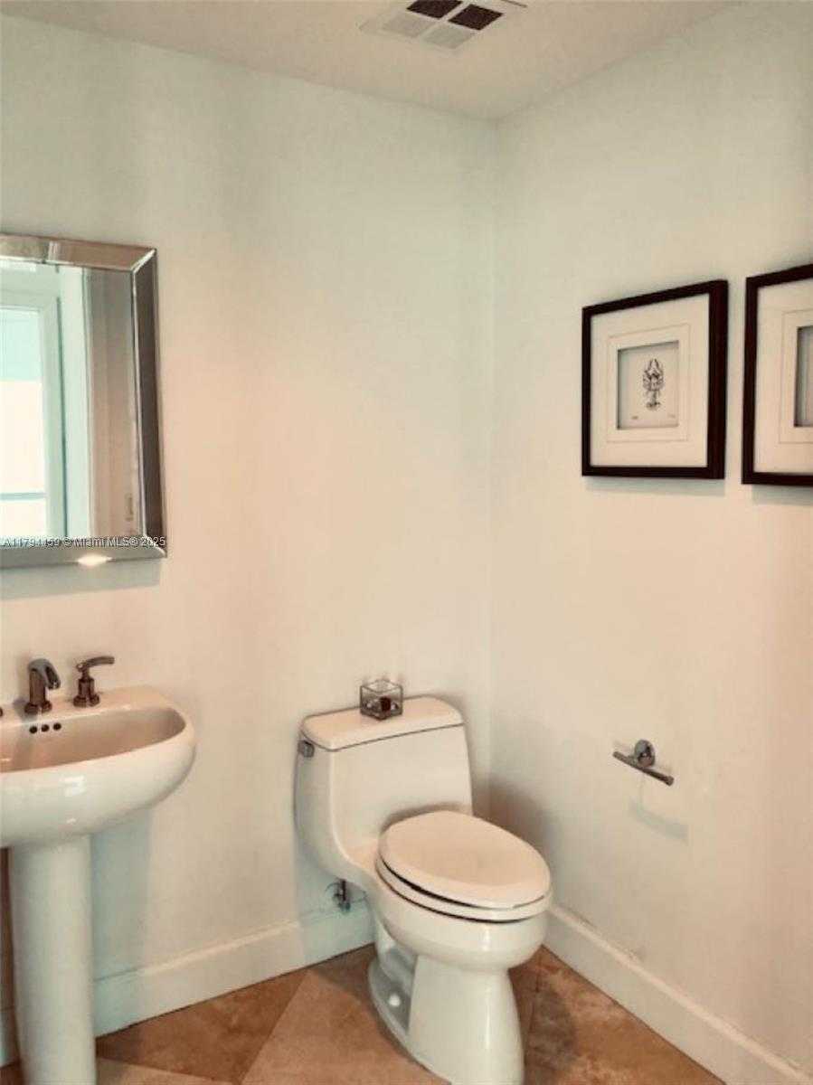 Small Image of 3101 SOUTH OCEAN DR #2406, Hollywood Number 8