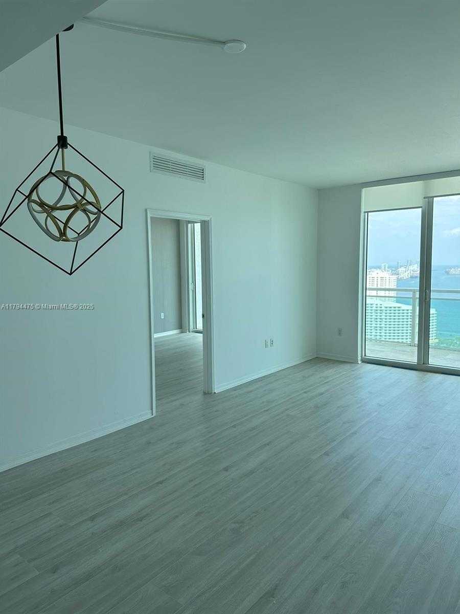 Small Image of 951 Brickell Ave, Miami, FL 33131, USA Number 3