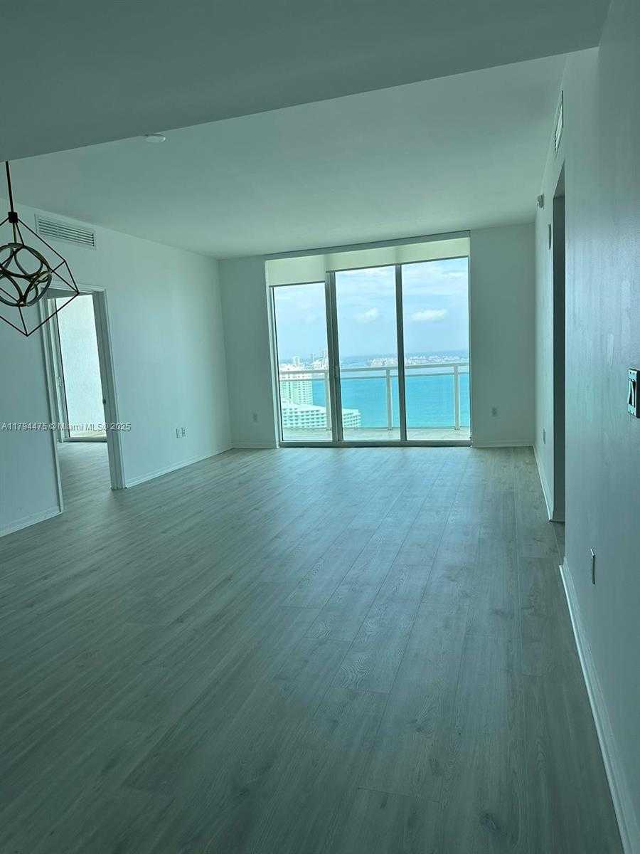 Small Image of 951 Brickell Ave, Miami, FL 33131, USA Number 5