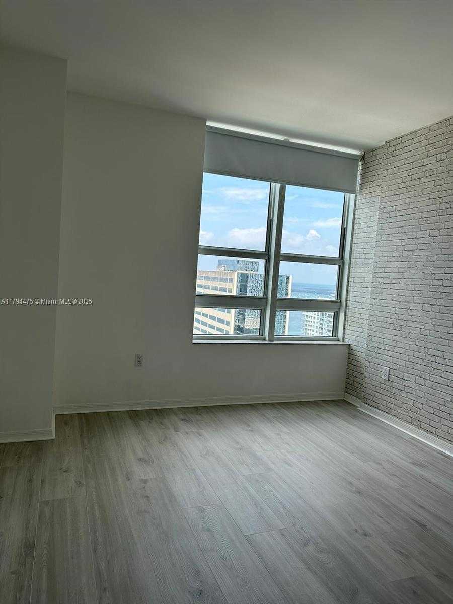 Small Image of 951 Brickell Ave, Miami, FL 33131, USA Number 7