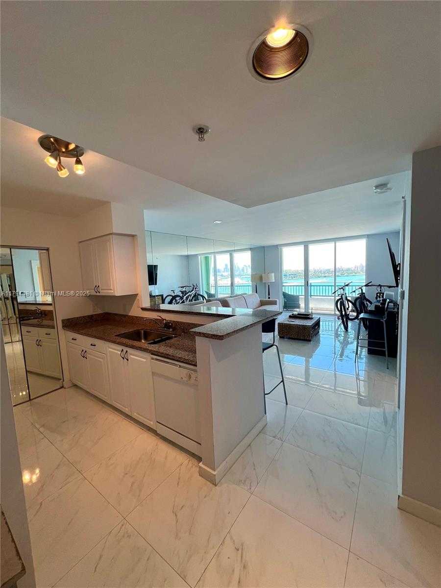 Small Image of 90 #1106, Miami Beach Number 5