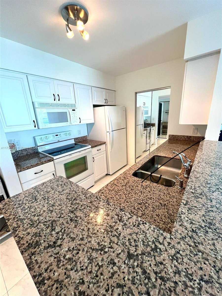 Small Image of 90 #1106, Miami Beach Number 7