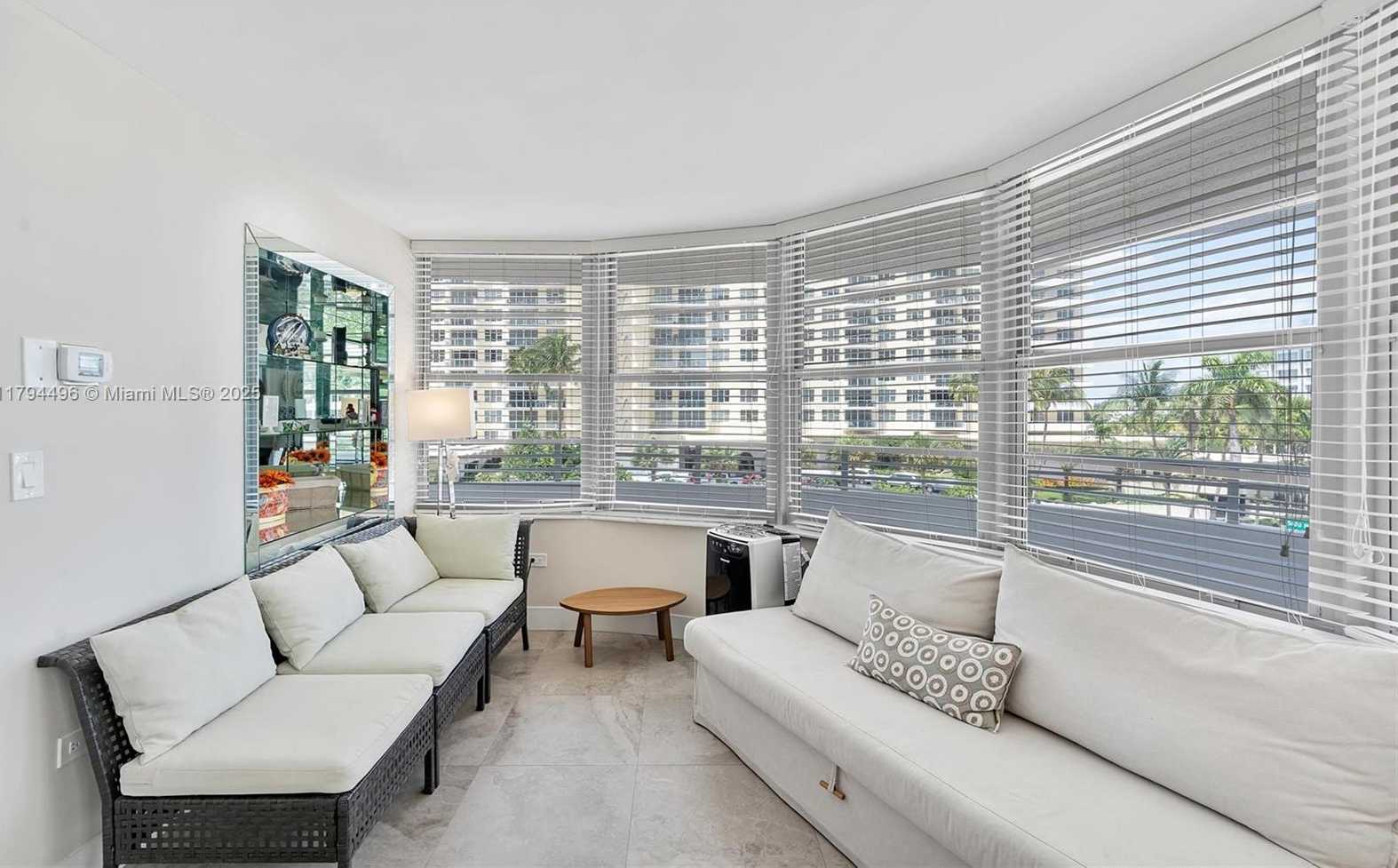 Small Image of 5555 COLLINS AVE #4B, Miami Beach Number 11