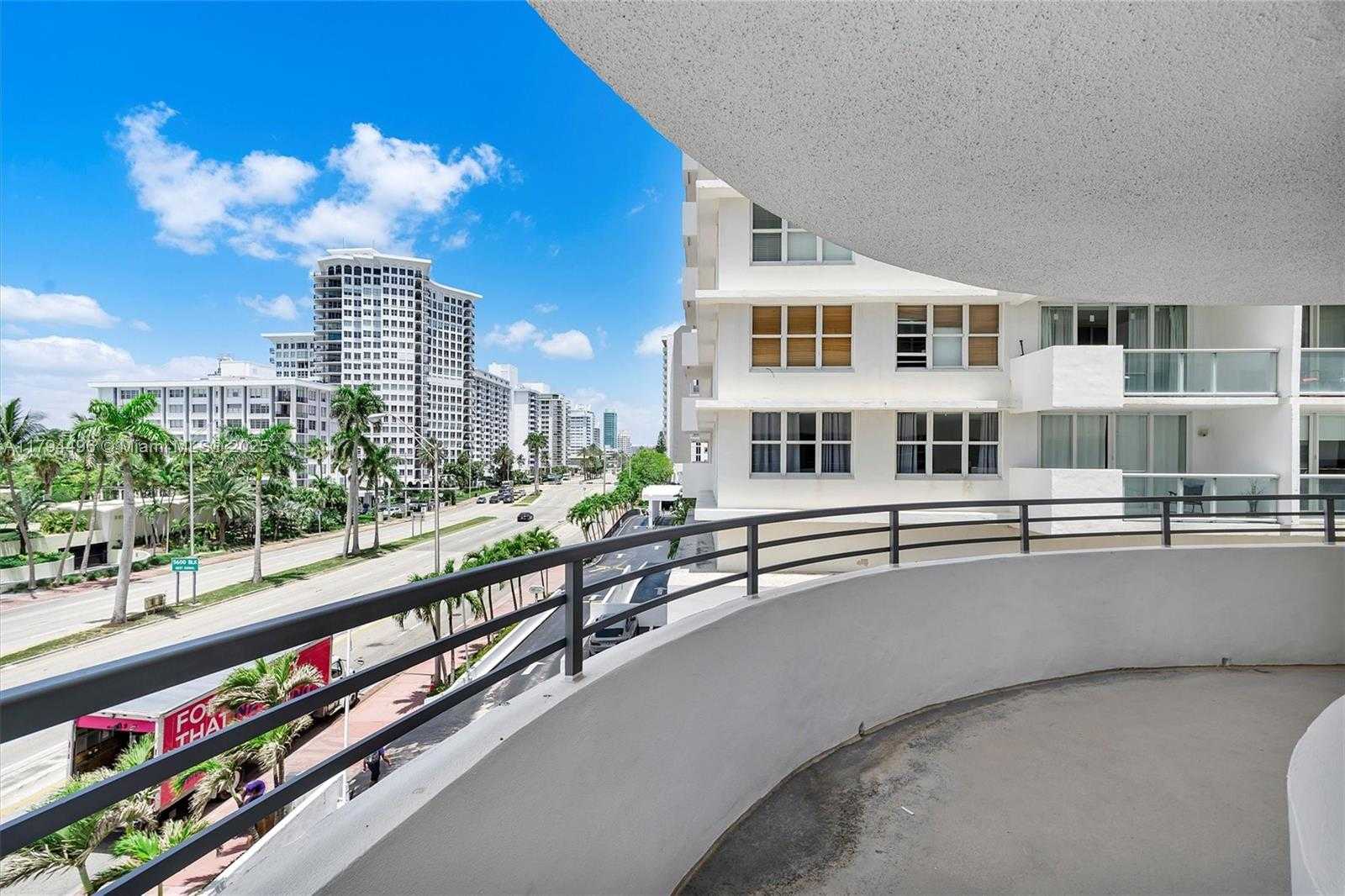 Small Image of 5555 COLLINS AVE #4B, Miami Beach Number 29