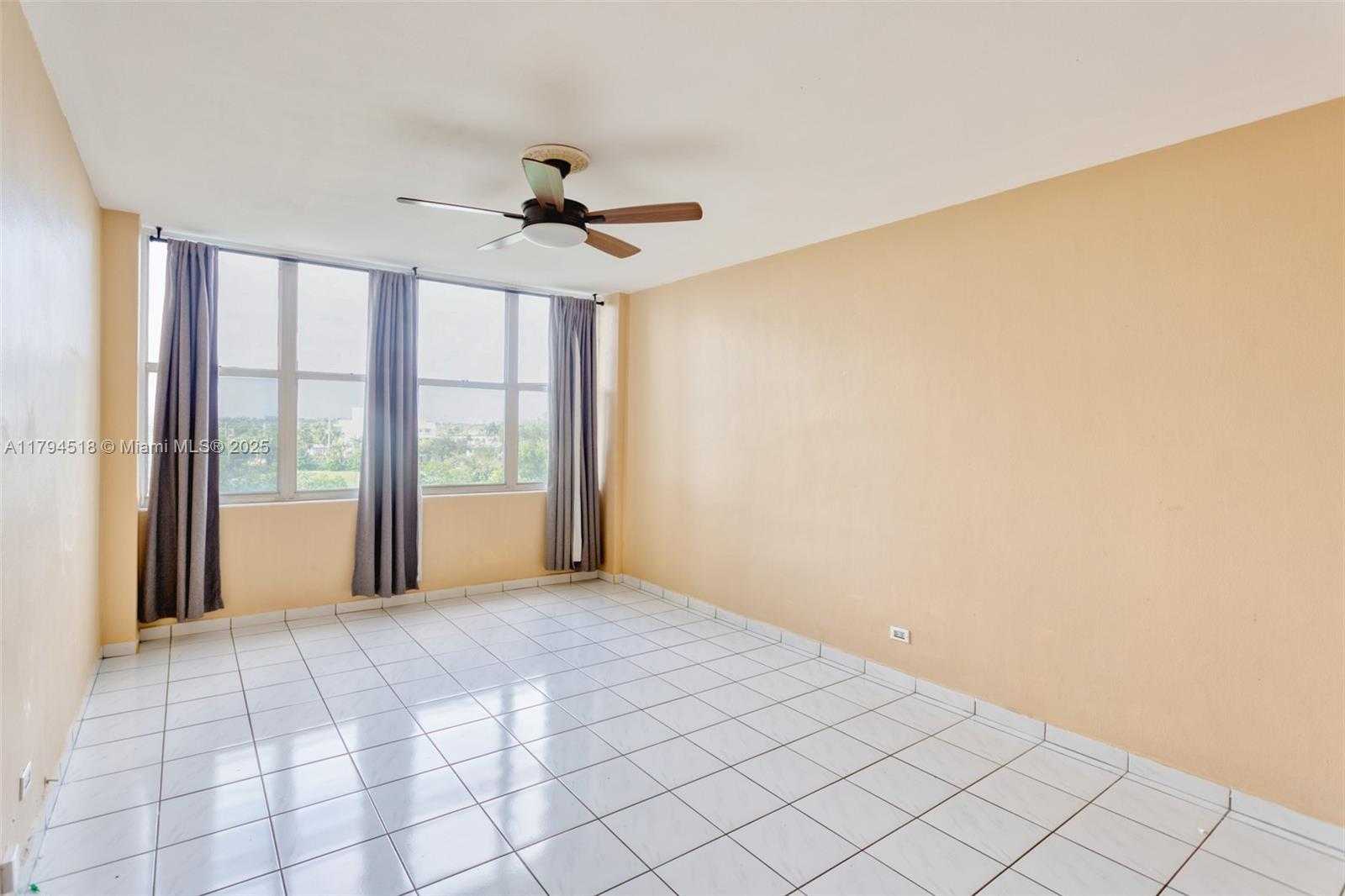 Small Image of 7441 WAYNE AVE #4H, Miami Beach Number 14