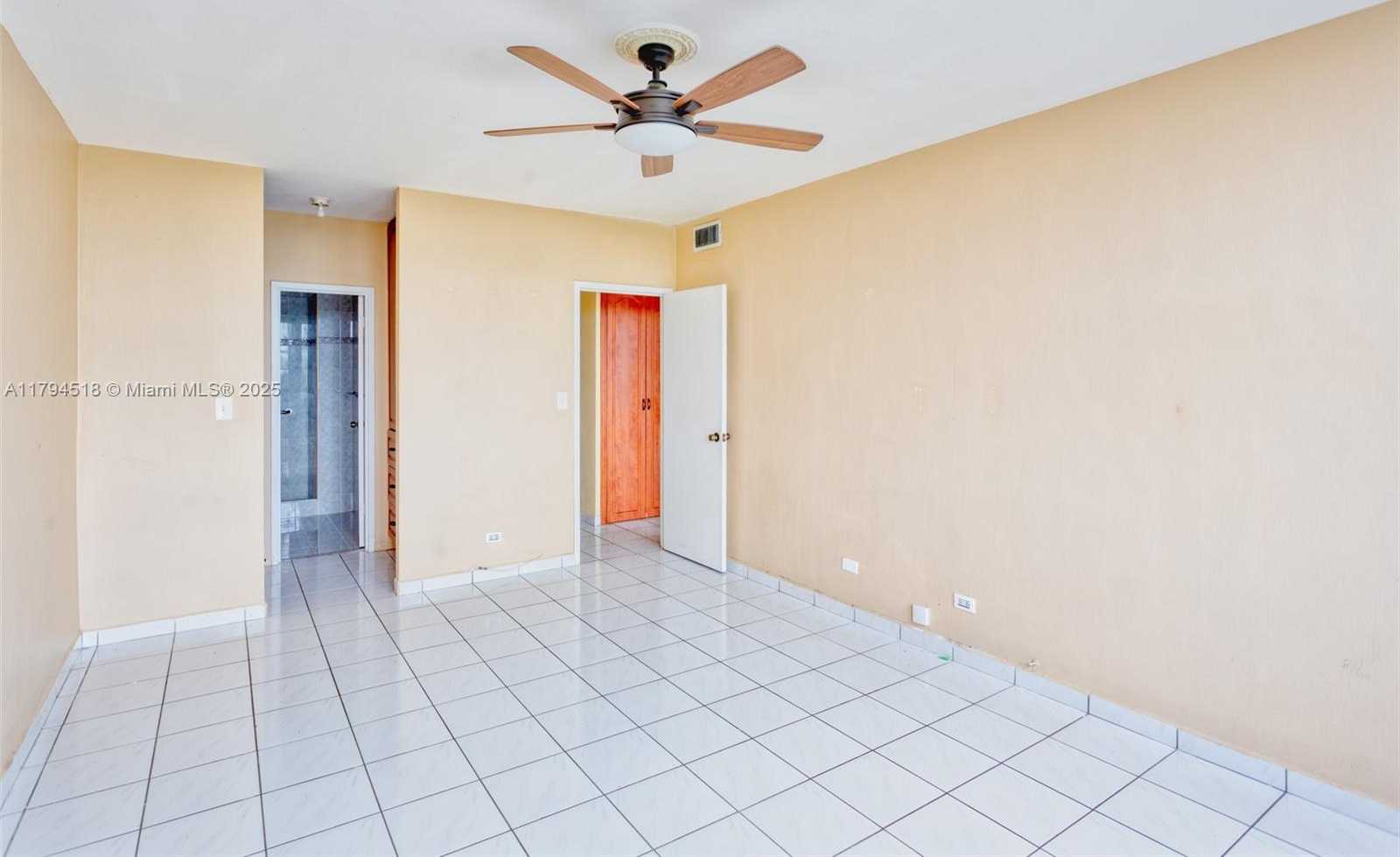 Small Image of 7441 WAYNE AVE #4H, Miami Beach Number 15