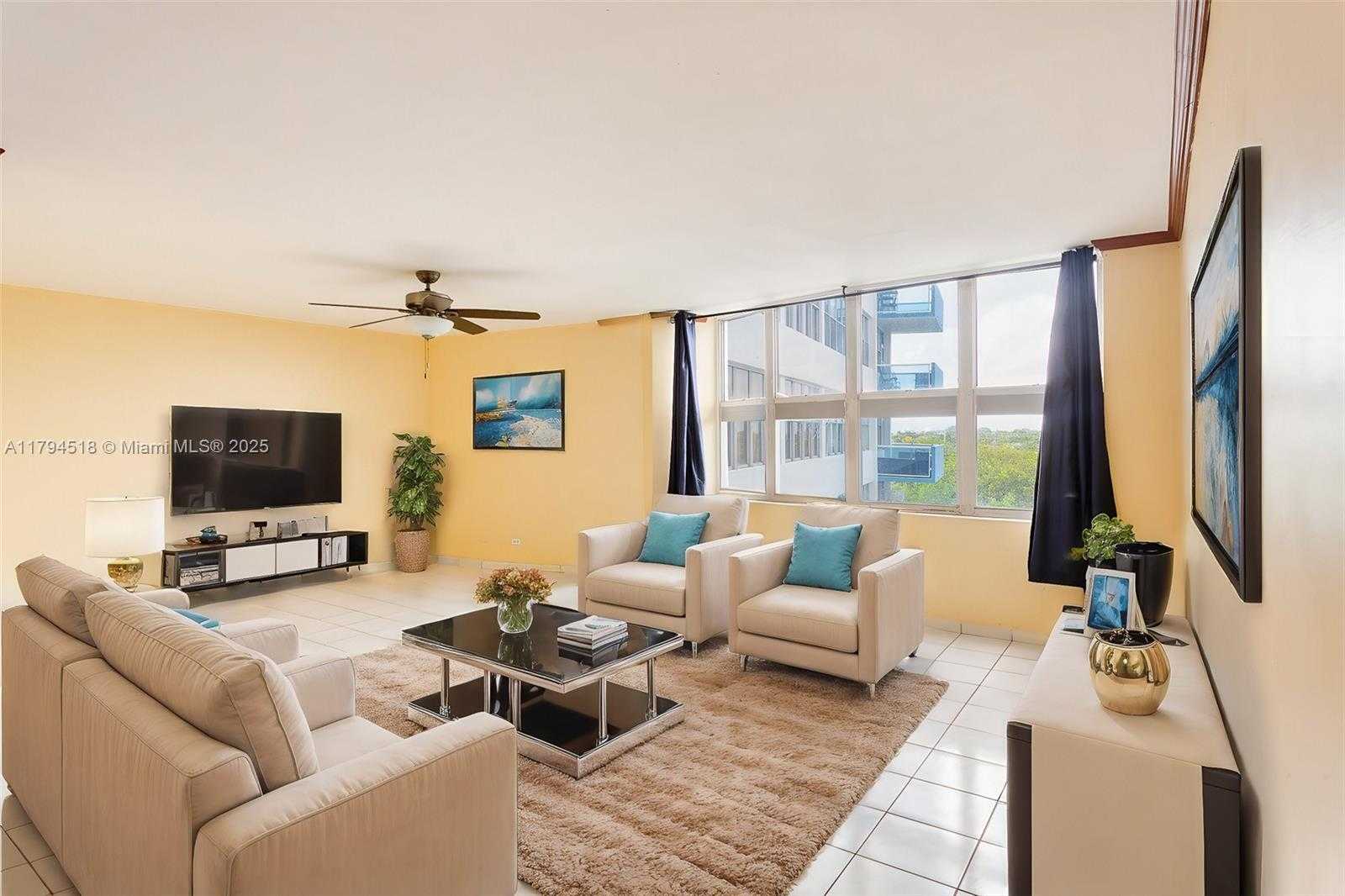 Small Image of 7441 WAYNE AVE #4H, Miami Beach Number 2