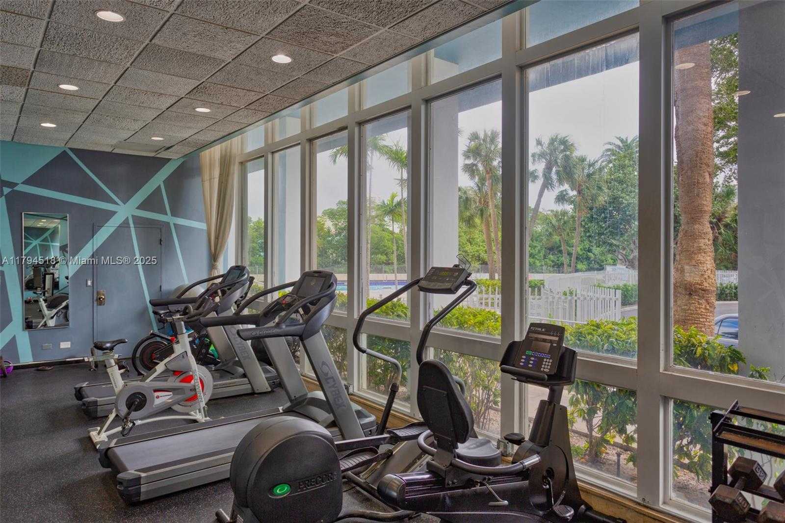 Small Image of 7441 WAYNE AVE #4H, Miami Beach Number 27