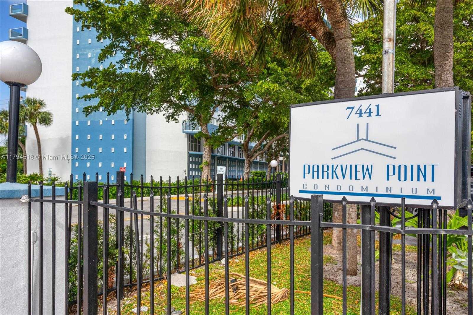 Small Image of 7441 WAYNE AVE #4H, Miami Beach Number 35