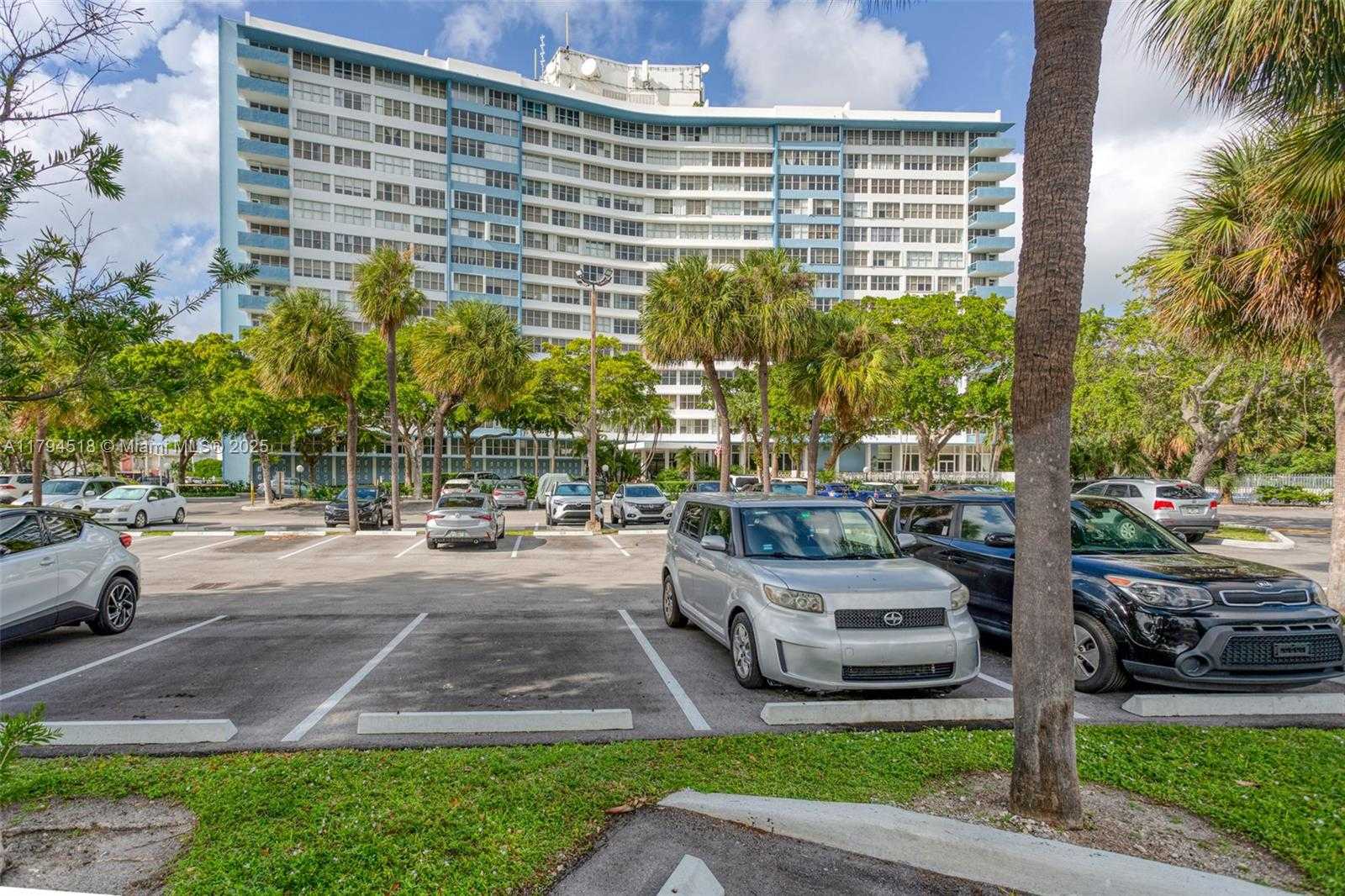 Small Image of 7441 WAYNE AVE #4H, Miami Beach Number 38