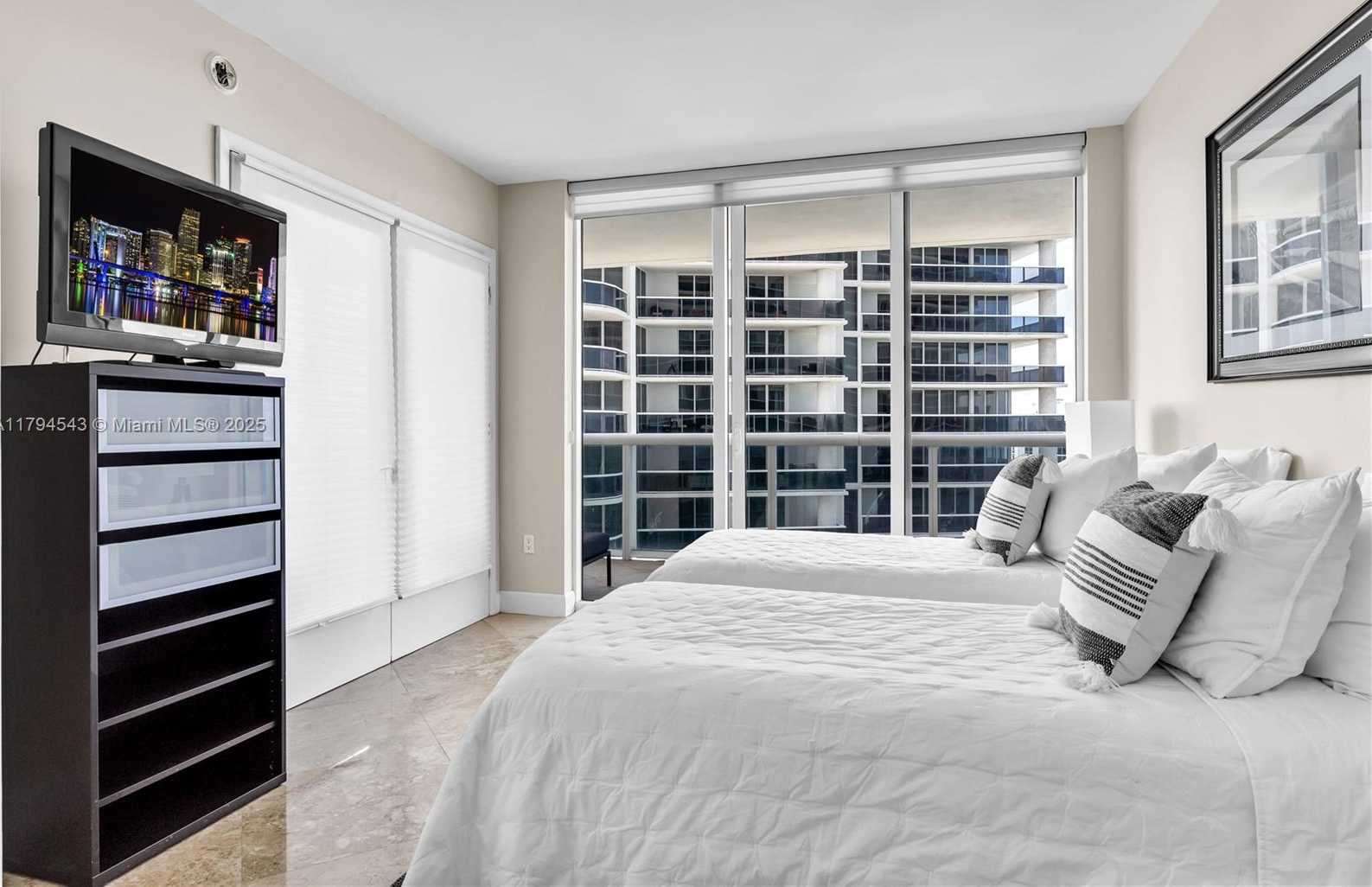 Small Image of 1830 SOUTH OCEAN DR #2608, Hallandale Beach Number 23