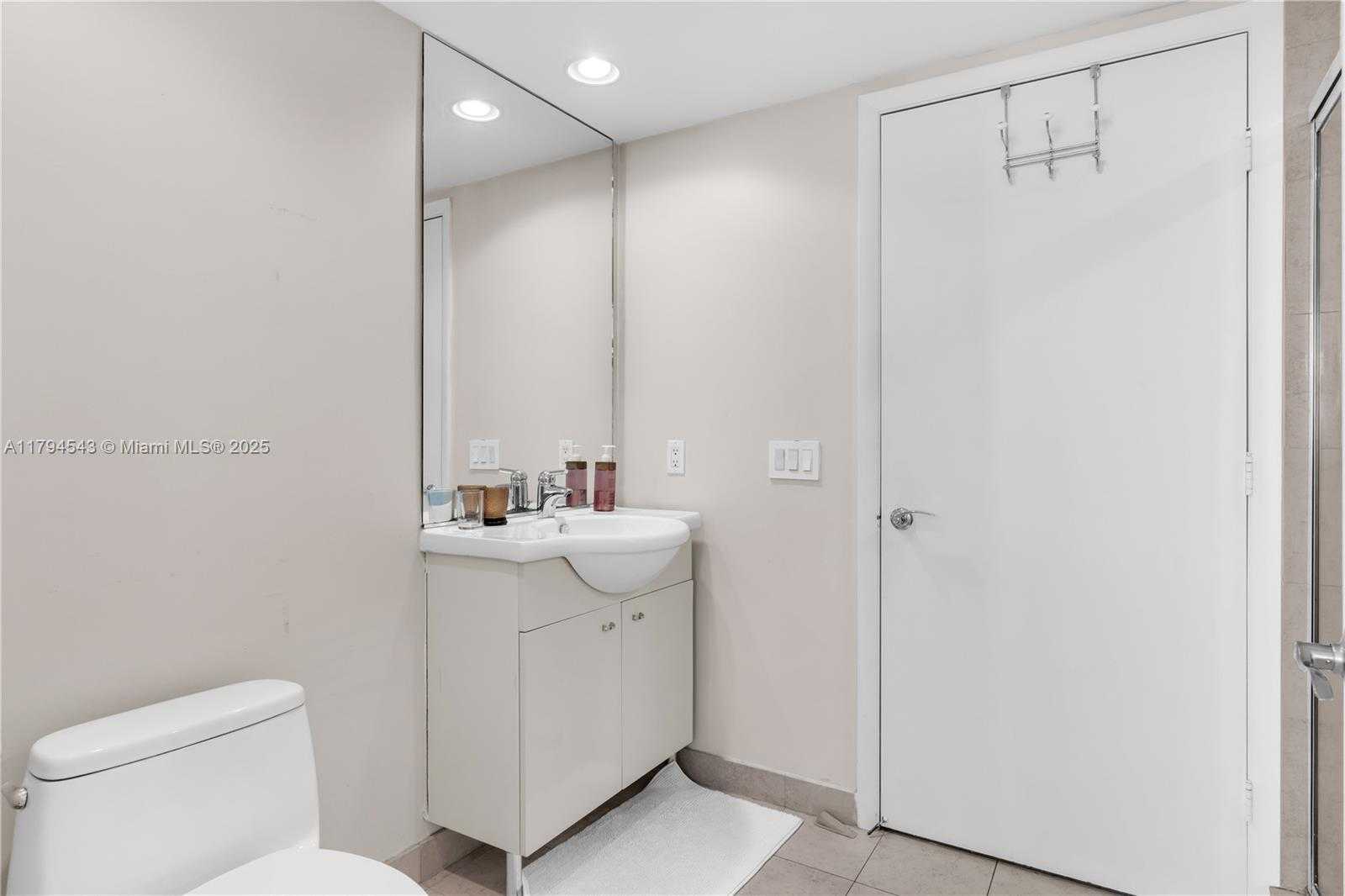 Small Image of 1830 SOUTH OCEAN DR #2608, Hallandale Beach Number 25