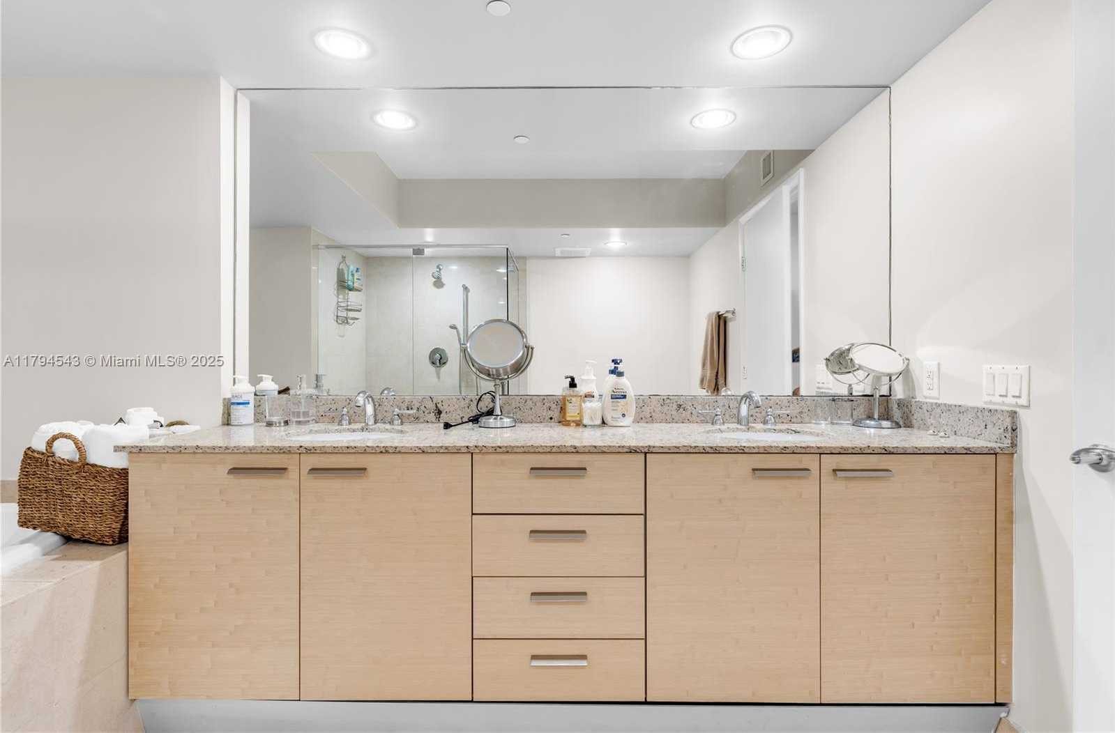 Small Image of 1830 SOUTH OCEAN DR #2608, Hallandale Beach Number 34
