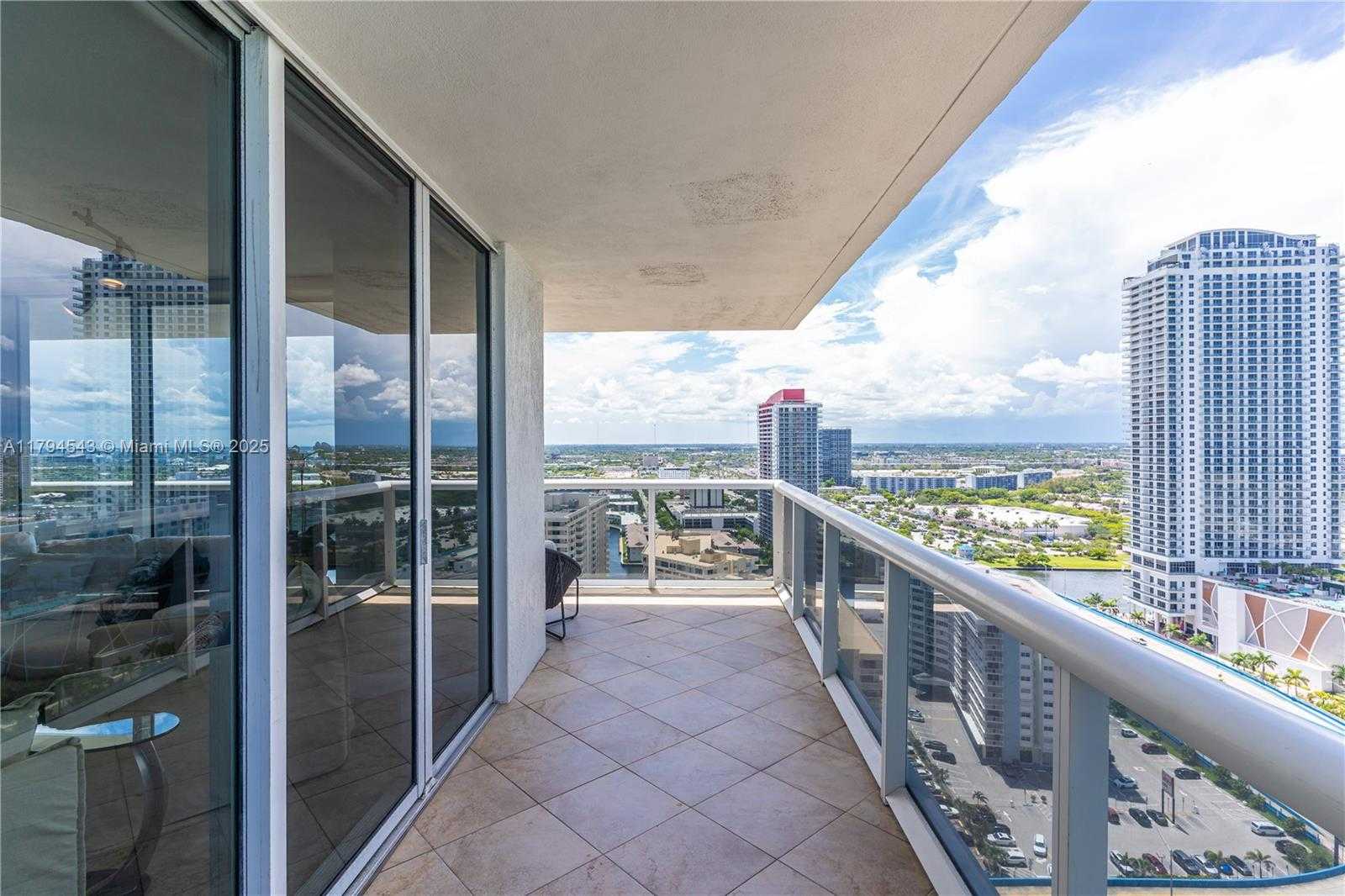 Small Image of 1830 SOUTH OCEAN DR #2608, Hallandale Beach Number 4