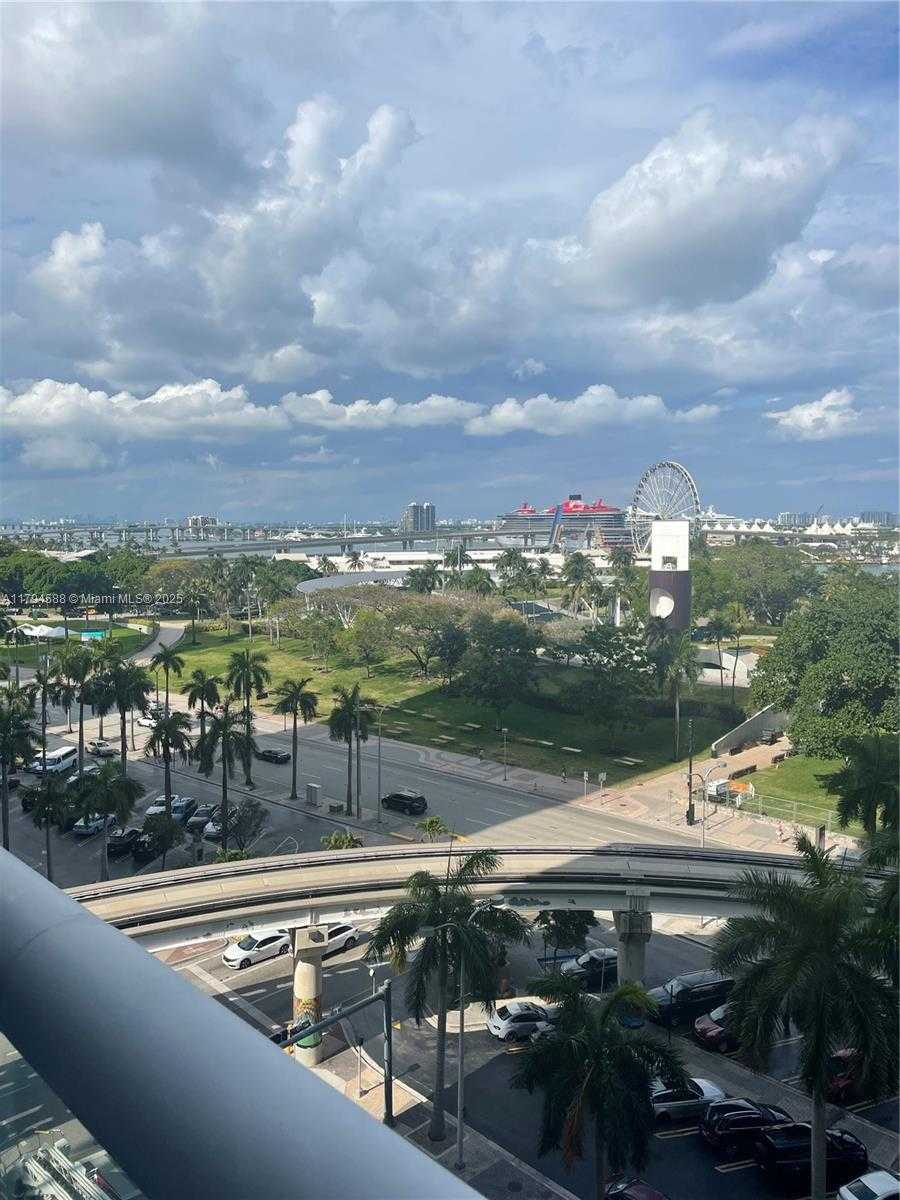 Small Image of 50 BISCAYNE BLVD #911, Miami Number 3
