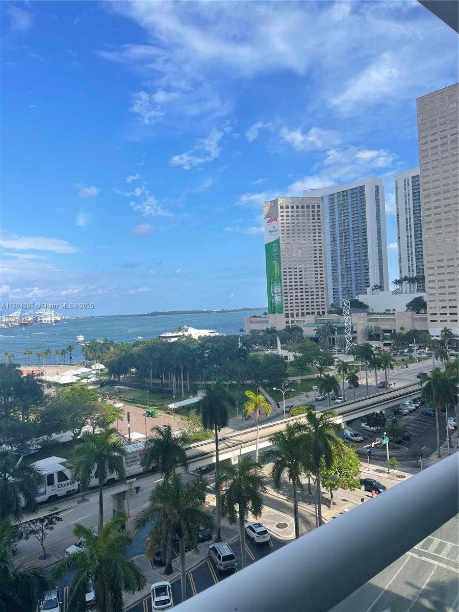 Small Image of 50 BISCAYNE BLVD #911, Miami Number 4